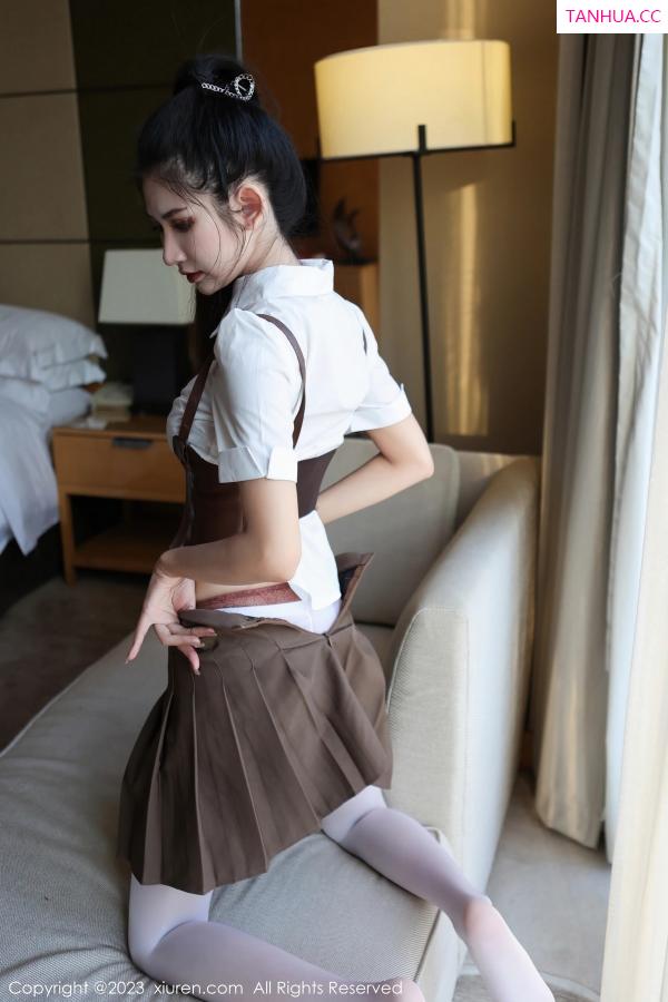 林依娜  [XiuRen]高清写真图 2023.03.27 No.6478 依娜Yina 丝袜美腿第36张图片